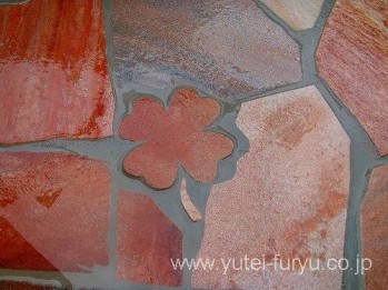 庭にレンガのバーベキュー炉 | 福岡・北...