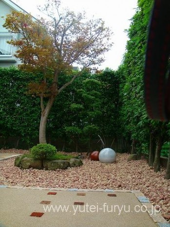 猫進入対策に防草防犯砂利　糟屋郡志免町 ...