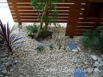 目隠しを兼ねた坪庭　直方市 | 福岡・北...