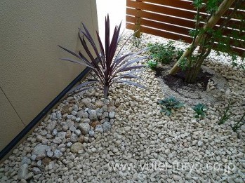 目隠しを兼ねた坪庭　直方市 | 福岡・北...