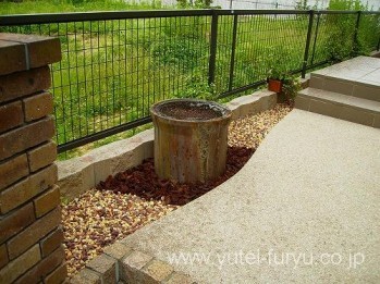 耐火レンガの鉢とアプローチ照明の設置　北...