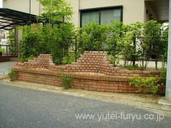 耐火レンガの鉢とアプローチ照明の設置　北...