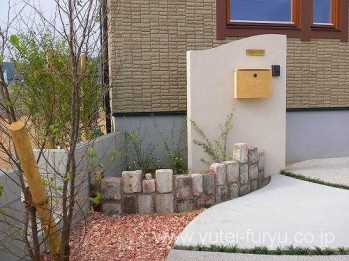 門袖と古窯レンガの花壇 | 福岡・北九州...