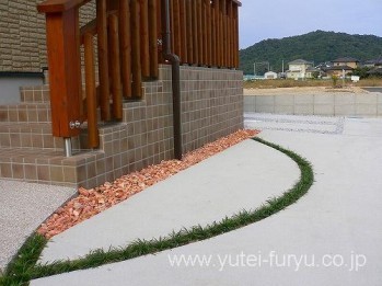 門袖と古窯レンガの花壇 | 福岡・北九州...