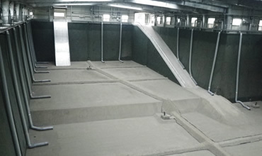 図版：西条市東部一般廃棄物最終処分場　埋立地内部