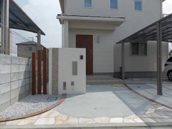 川越市 M様邸 白い門袖ナチュラルカラー...