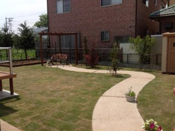 鶴ヶ島市 K様邸 芝生(TM9)を敷き詰...