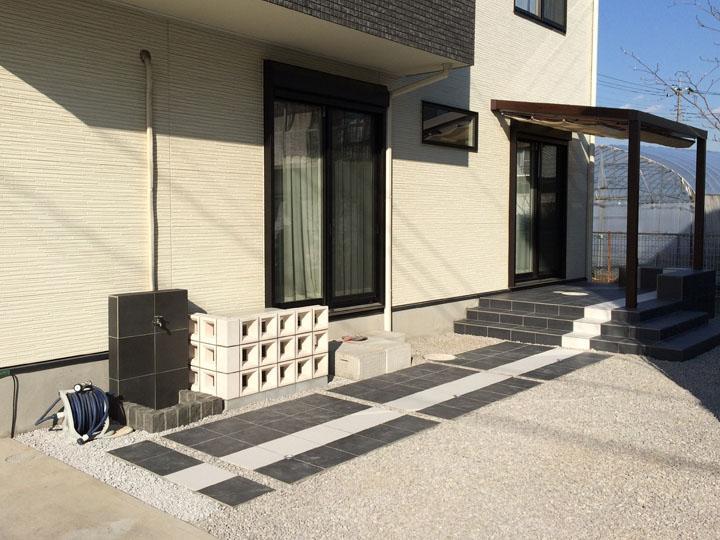 川越市　開閉式シェード付きシンプルポーチ