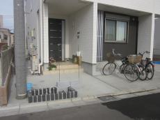 川越市　玄関前門柱施工