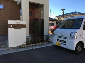 上尾市　新築外構完成　1128のナンバープレートと一緒に撮影