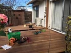 鶴ヶ島市　アイアンウッドデッキの板貼り