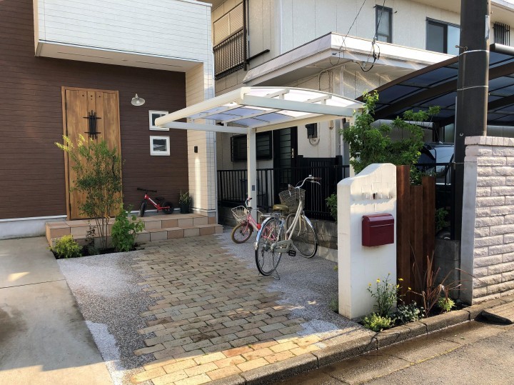川越市　T様　庭の雑草と、玄関前の人工芝を綺麗にリフォーム