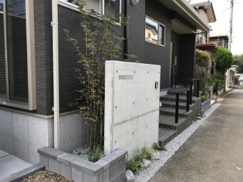 川越市　新築外構　門袖と植栽