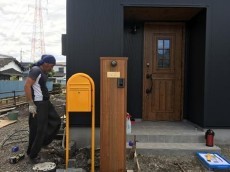 所沢市　新築外構　玄関前施工の様子