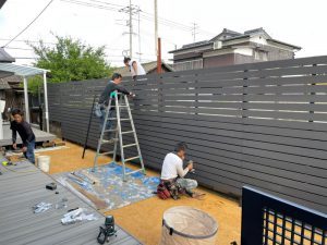 ウッドデッキ・テラス・目隠しフェンス工事　進んでいます！　宇部市S様邸