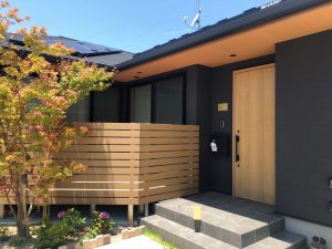 アルミ入り合成木材　プラド　Newカラーでおしゃれに目隠し！