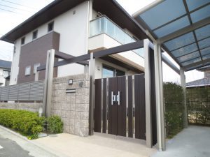 プラスGと門扉でメイクアップ ファサード!