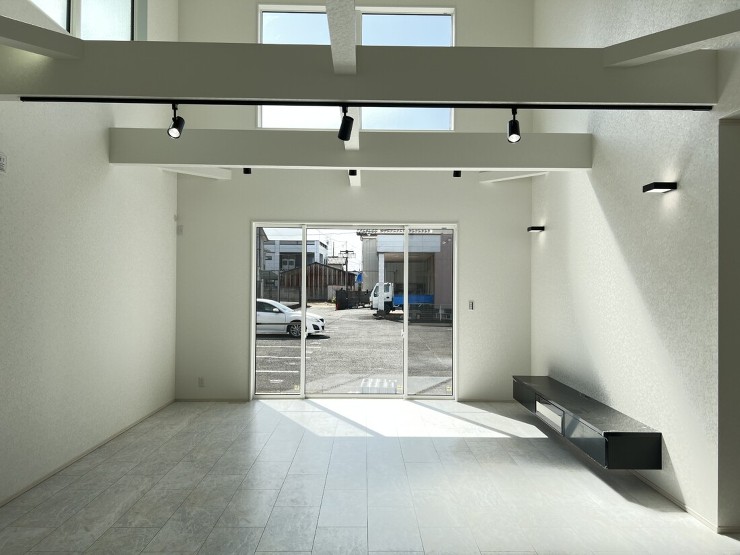 古河市「吹抜け大空間のある家」 | イン...