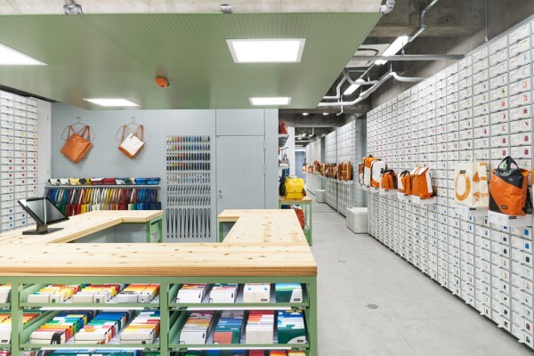 FREITAG Store Osaka ...