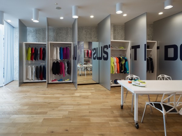 NIKE PR ROOM TORAFU ...