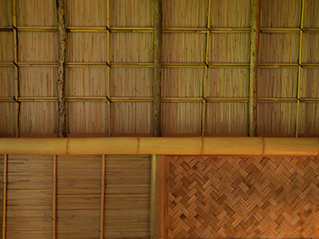 茶室の天井。真行草の三つ様式を備える。