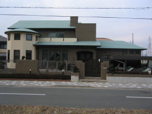 広いリビングにグランドピアノ　家族の集ま...