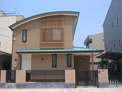 円形片流れ屋根　ウッドブラインド