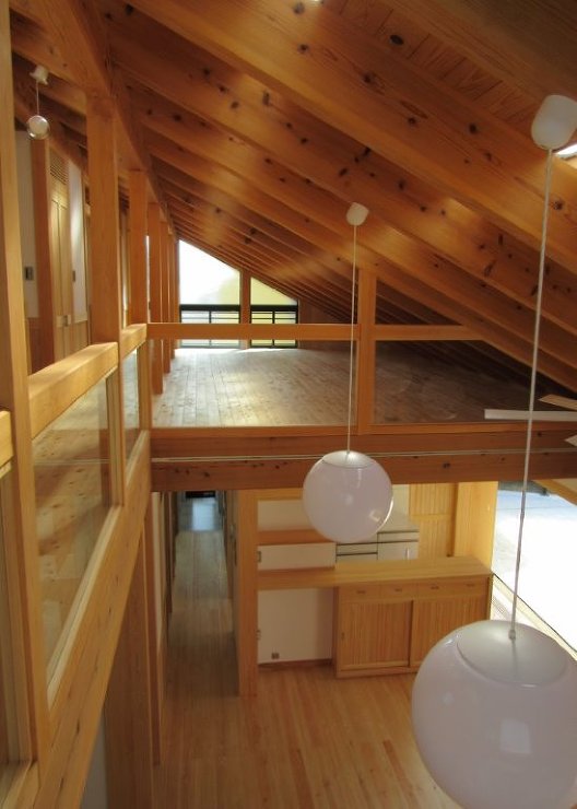 大きな土壁のアンティークハウス−桑橋の家...