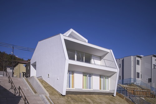 白い林檎 | 岸和田スタジオ