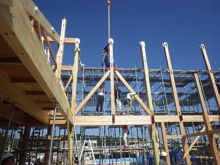 福井県産材を使用した木造平屋建ての学生ス...