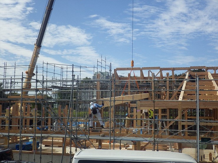 福井県産材を使用した木造平屋建ての学生ス...