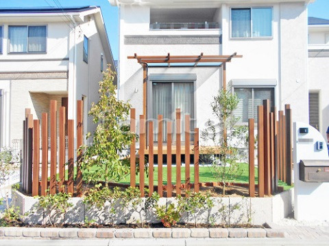 おしゃれな木製調の角柱を使った施工例集☆...