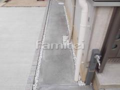 犬走りコンクリート 縁 化粧砂利