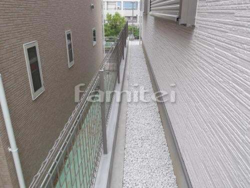 犬走り 防犯砂利 バラス砕石の外構施工例...
