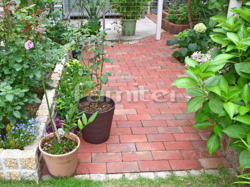 和歌山　メンテナンスフリーのレンガを使用...