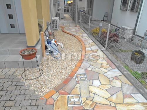 犬走り　施工例　池田市 - ファミリー庭...