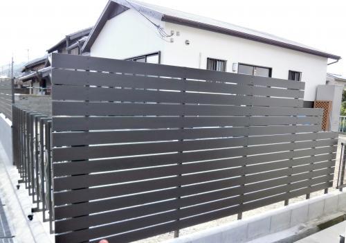 目隠しフェンス塀 木製調アルミ角板 プラ...