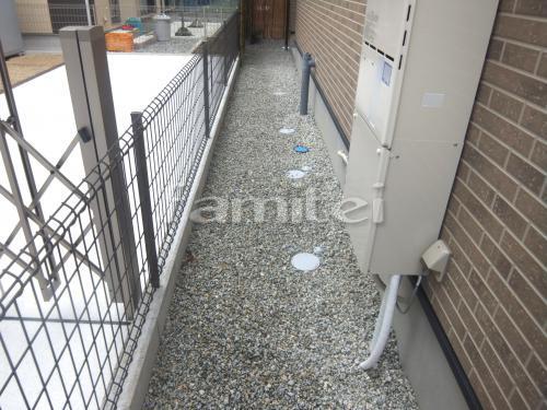 犬走り 防犯砂利 バラス敷きの外構施工例...