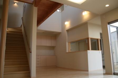 吹抜けリビング階段のデメリットを解消、メ...