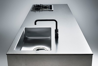 インナーガレージ・電動シャッターのある注...