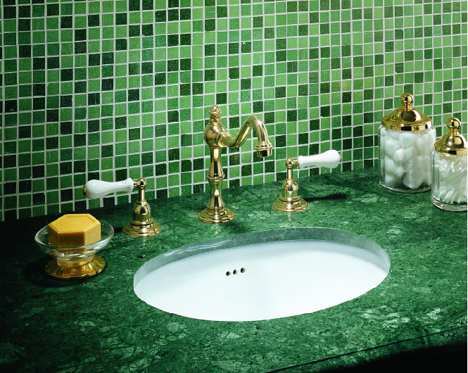 美しい曲面施工が可能な「エフジーボード」...