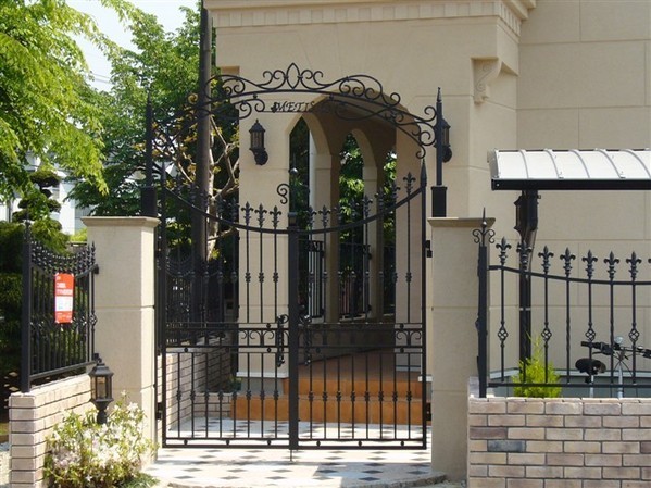 晶成産業が織りなすロートアイアン施工例 ...