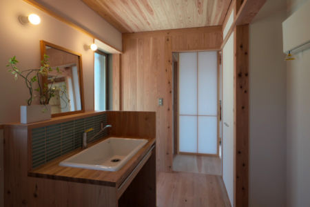 雨端のある家 水野建築研究所