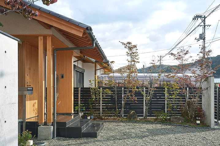 アプローチ・玄関ポーチ