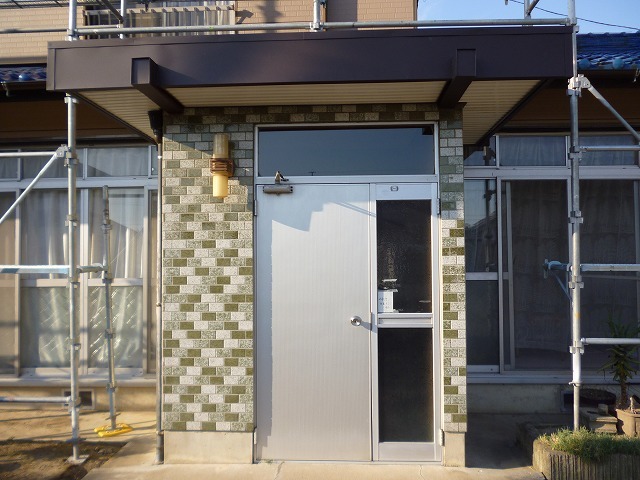 雨樋、雨戸、玄関工事｜外壁リフォーム｜岐...