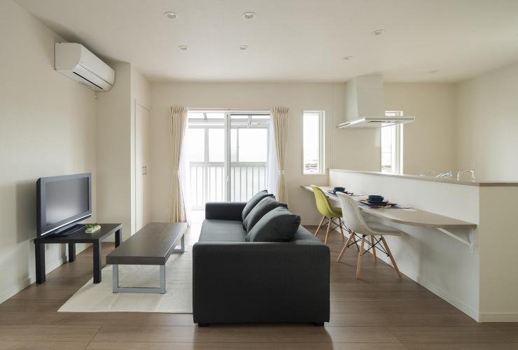 リノベーション│車庫をシンプルに暮らせる...