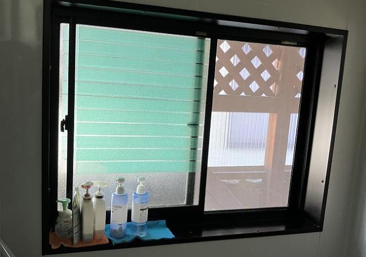 【富山市】隙間風、寒さ対策に特化した玄関扉と内窓のリフォーム