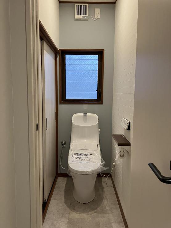 【富山市】トイレ・洋室・玄関の内装リフォーム