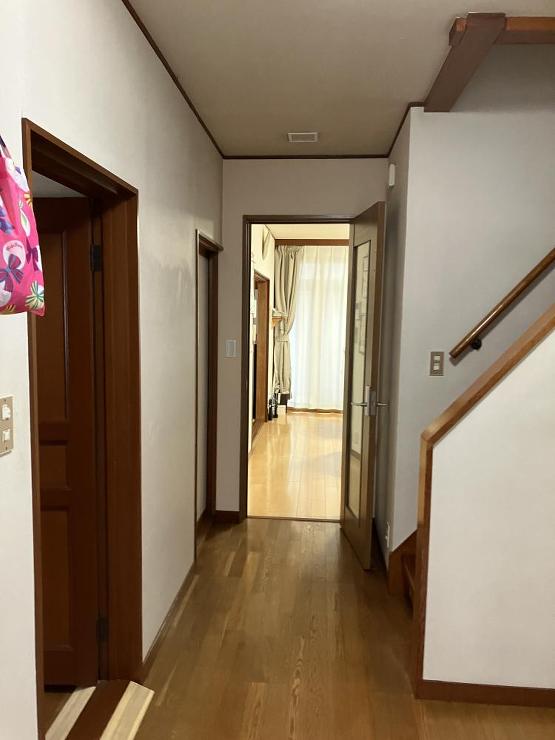 トイレ・洋室・玄関の内装リフォーム/内装...