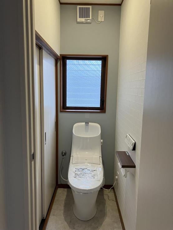 トイレ・洋室・玄関の内装リフォーム/内装...